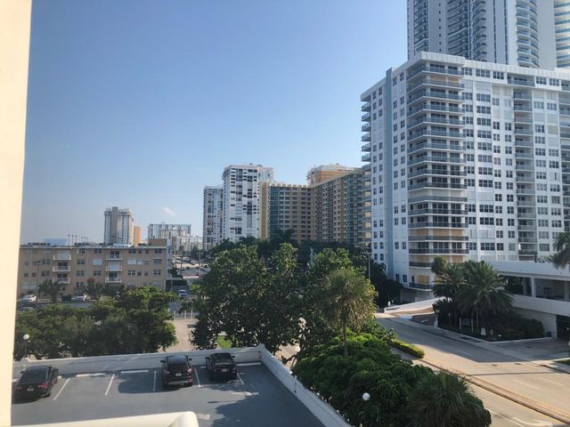 3000 S Ocean Drive 322, Hollywood, FL 33019