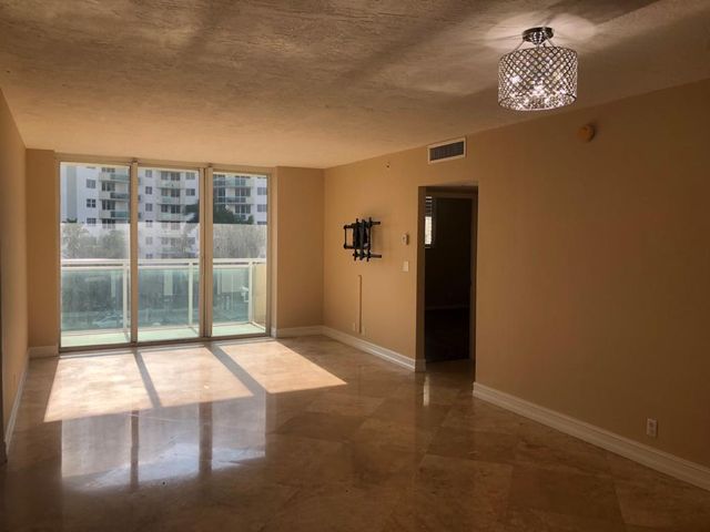 3000 S Ocean Drive 322, Hollywood, FL 33019