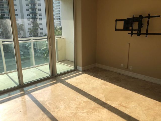 3000 S Ocean Drive 322, Hollywood, FL 33019