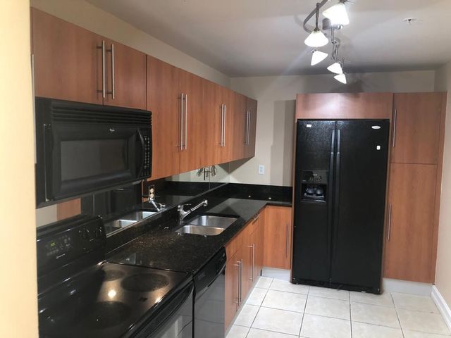 3000 S Ocean Drive 322, Hollywood, FL 33019