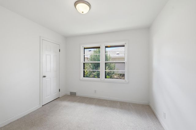 3131 Parkview Boulevard, Robbinsdale, MN 55422