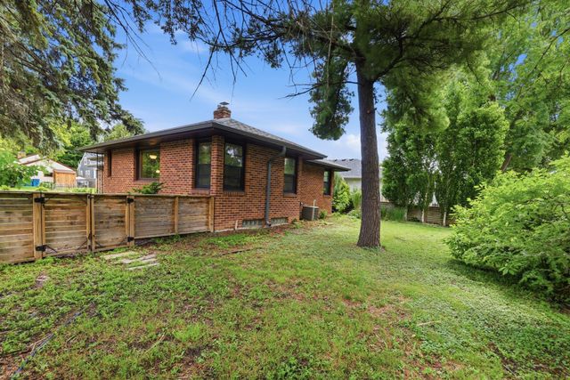 3131 Parkview Boulevard, Robbinsdale, MN 55422