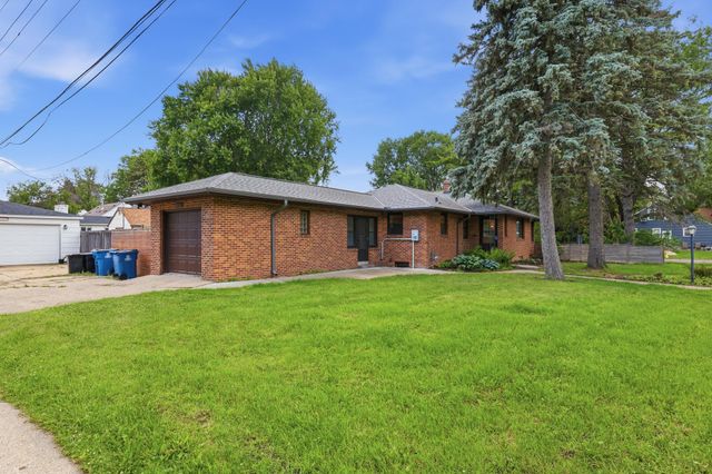 3131 Parkview Boulevard, Robbinsdale, MN 55422