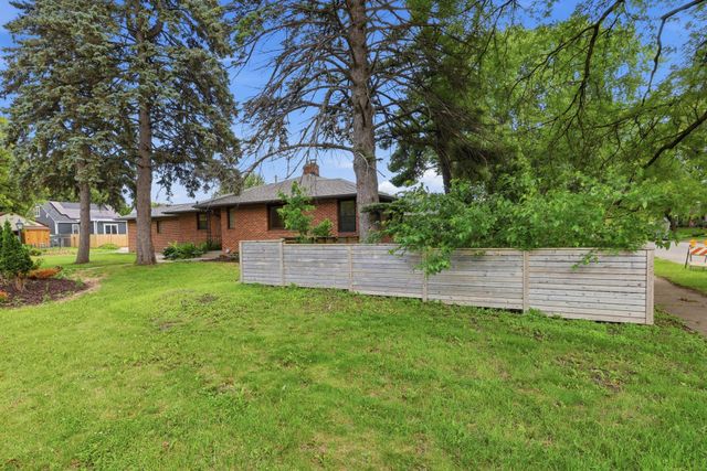 3131 Parkview Boulevard, Robbinsdale, MN 55422