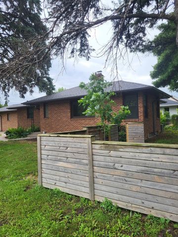 3131 Parkview Boulevard, Robbinsdale, MN 55422