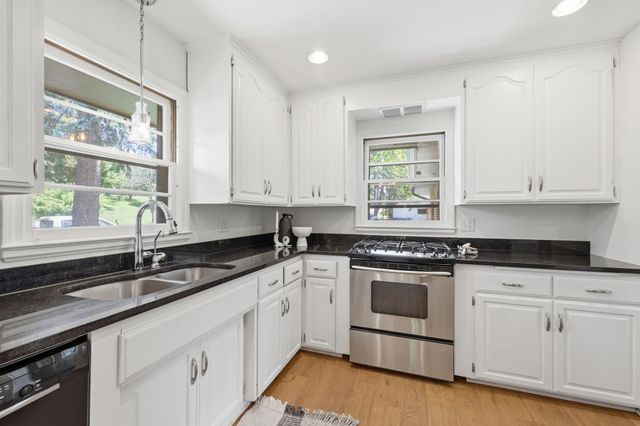 3131 Parkview Boulevard, Robbinsdale, MN 55422