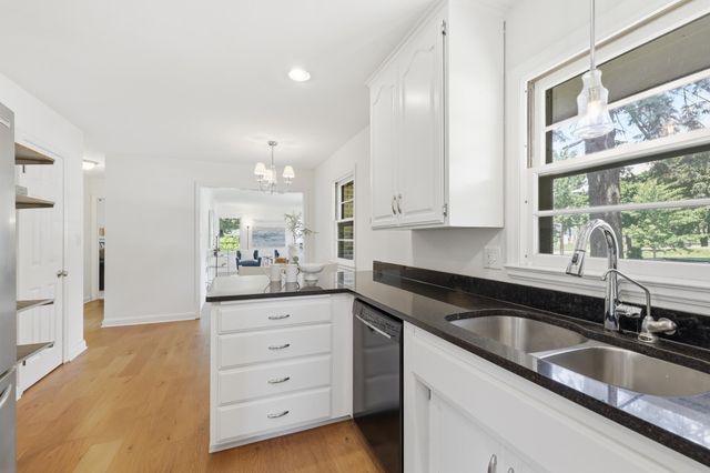 3131 Parkview Boulevard, Robbinsdale, MN 55422