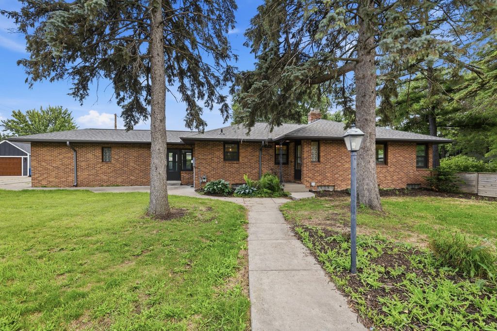 3131 Parkview Boulevard, Robbinsdale, MN 55422