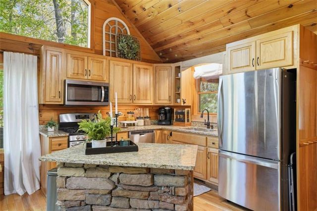 288 Kim Bolton Drive, Morganton, GA 30560