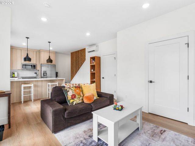 5277 N OBERLIN St 1, Portland, OR 97203