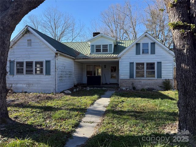 271 Sunnybrook Drive, Spruce Pine, NC 28777