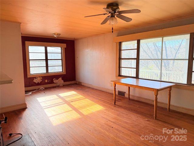 271 Sunnybrook Drive, Spruce Pine, NC 28777