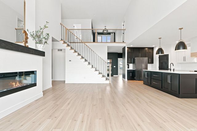 576 Sandringham Pass, Fort Wayne, IN 46845