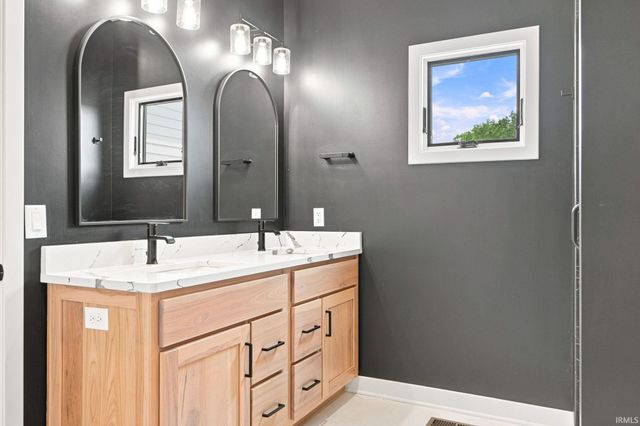 576 Sandringham Pass, Fort Wayne, IN 46845