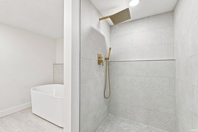 576 Sandringham Pass, Fort Wayne, IN 46845