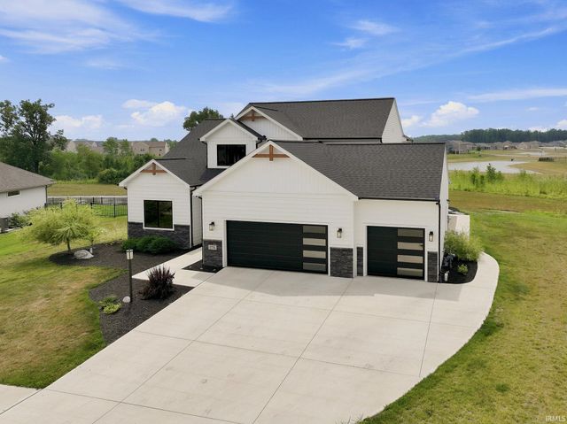 576 Sandringham Pass, Fort Wayne, IN 46845