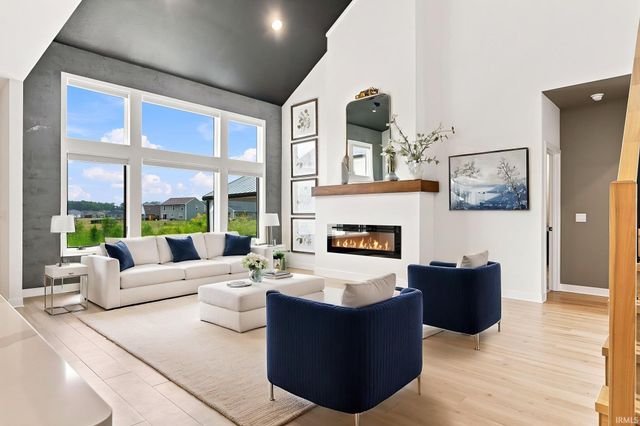 576 Sandringham Pass, Fort Wayne, IN 46845