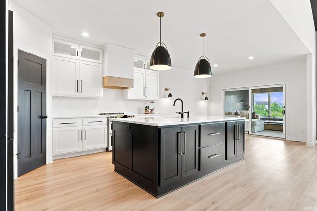 576 Sandringham Pass, Fort Wayne, IN 46845