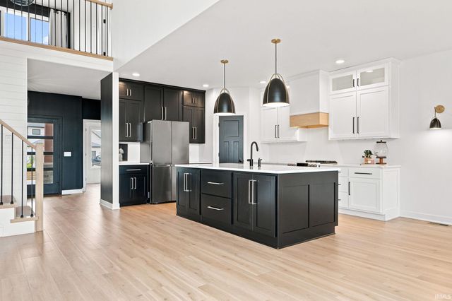 576 Sandringham Pass, Fort Wayne, IN 46845