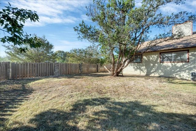 421 Fantail LOOP B, Lakeway, TX 78734