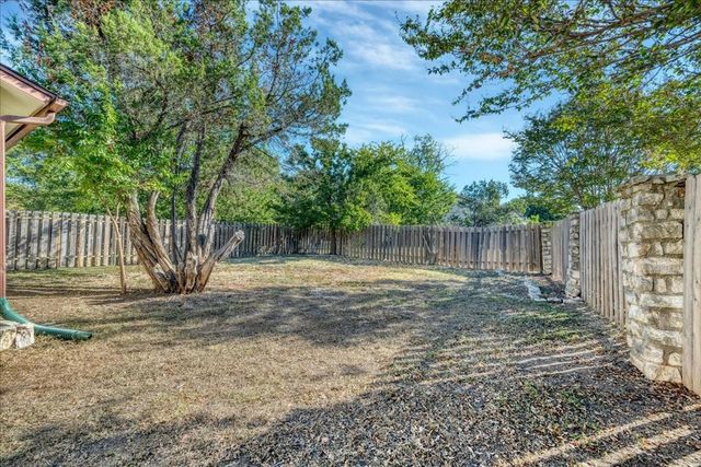 421 Fantail LOOP B, Lakeway, TX 78734