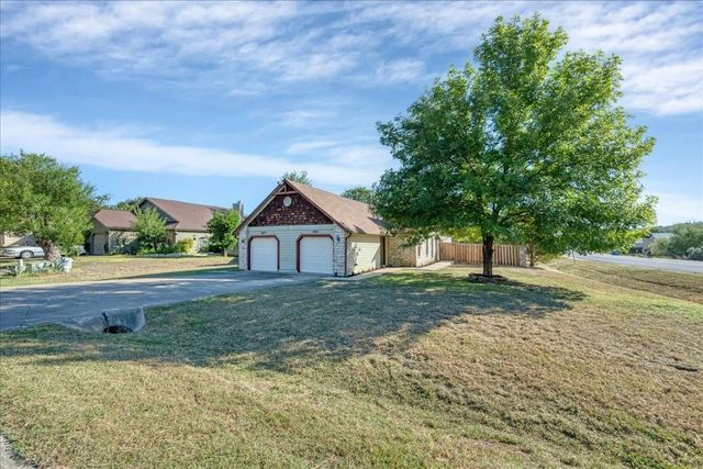 421 Fantail LOOP B, Lakeway, TX 78734