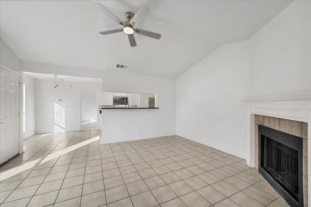 421 Fantail LOOP B, Lakeway, TX 78734