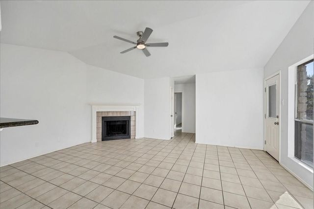 421 Fantail LOOP B, Lakeway, TX 78734