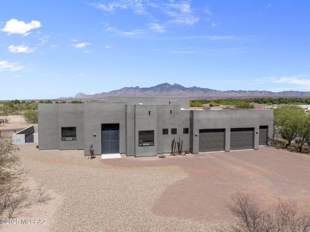 52 Burruel Street, Tubac, AZ 85646