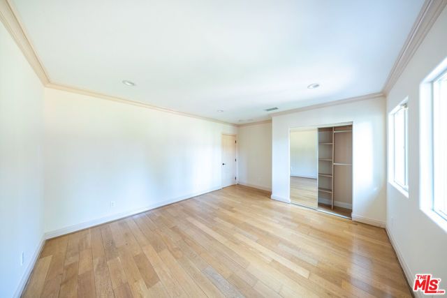 13847 Gilmore Street, Van Nuys (los Angeles), CA 91401