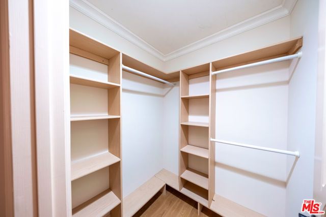 13847 Gilmore Street, Van Nuys (los Angeles), CA 91401