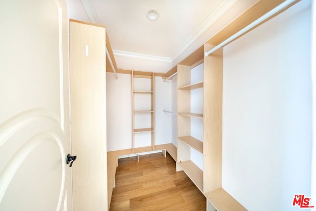 13847 Gilmore Street, Van Nuys (los Angeles), CA 91401