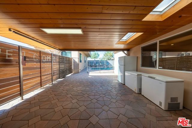 13847 Gilmore Street, Van Nuys (los Angeles), CA 91401