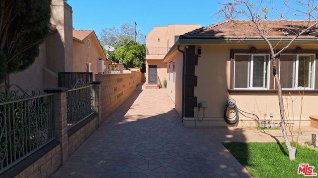 13847 Gilmore Street, Van Nuys (los Angeles), CA 91401
