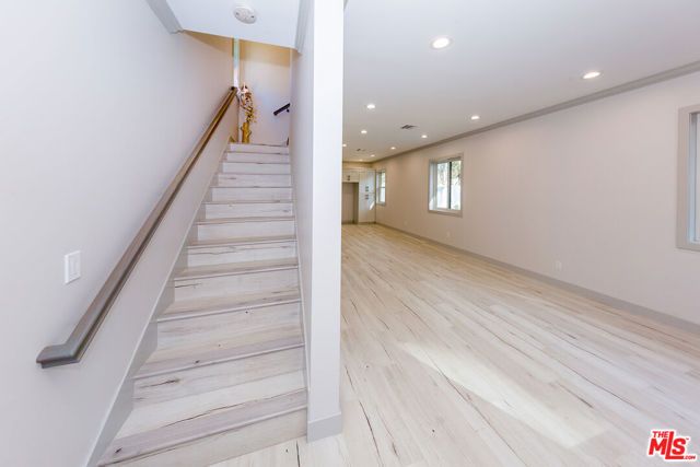 13847 Gilmore Street, Van Nuys (los Angeles), CA 91401