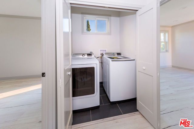 13847 Gilmore Street, Van Nuys (los Angeles), CA 91401