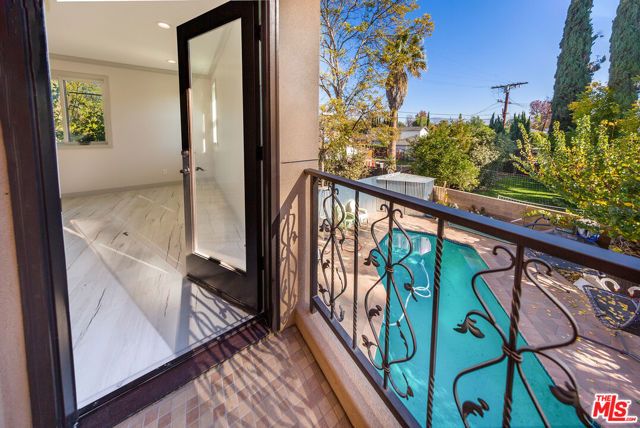 13847 Gilmore Street, Van Nuys (los Angeles), CA 91401