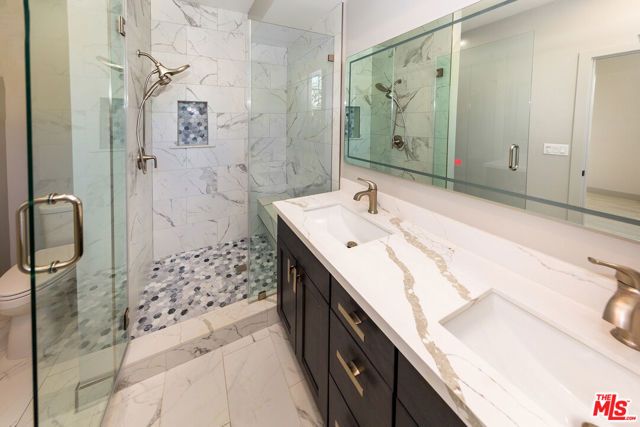 13847 Gilmore Street, Van Nuys (los Angeles), CA 91401