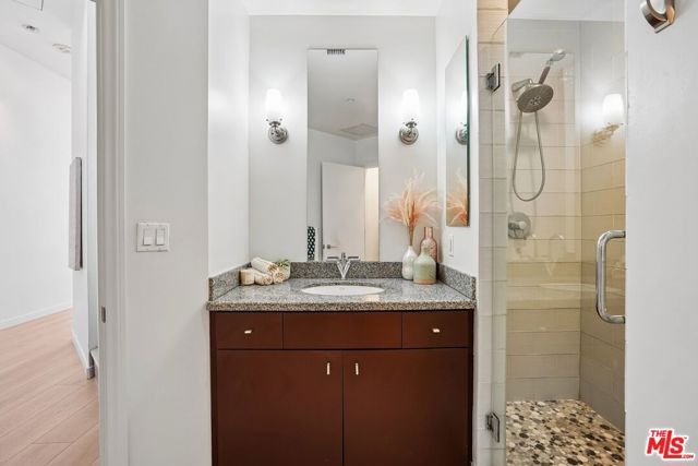 1100 Wilshire Boulevard 1804, Los Angeles, CA 90017