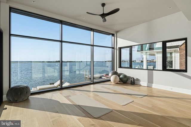 8807 FULTON AVE, Margate City, NJ 08402