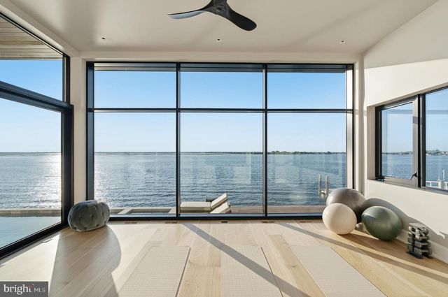 8807 FULTON AVE, Margate City, NJ 08402