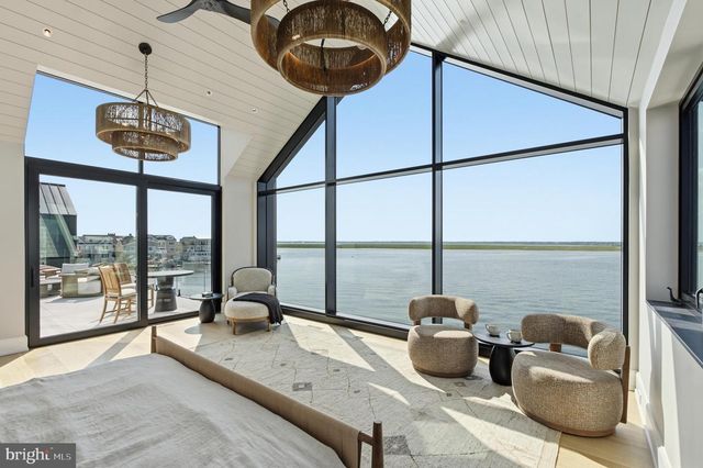 8807 FULTON AVE, Margate City, NJ 08402