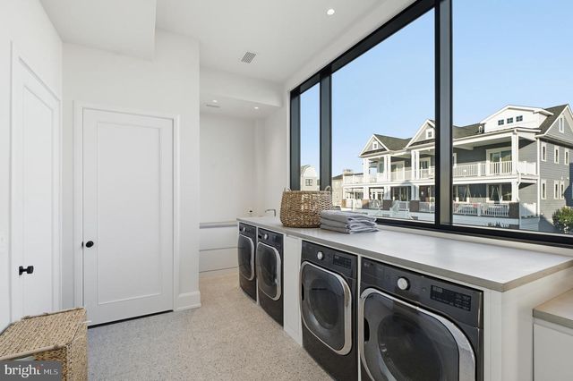 8807 FULTON AVE, Margate City, NJ 08402