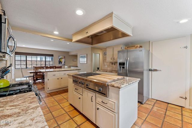 4850 Amalfi Way, Oxnard, CA 93035