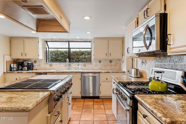 4850 Amalfi Way, Oxnard, CA 93035