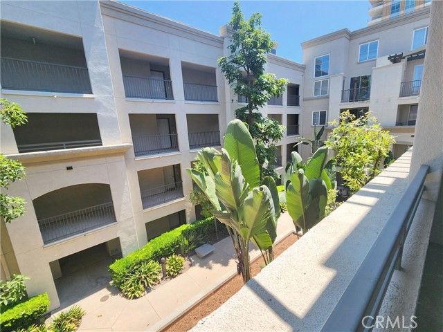 1327 Scholarship, Irvine, CA 92612