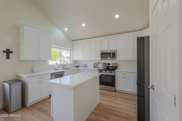 4266 E MILLBRAE Lane, Gilbert, AZ 85234