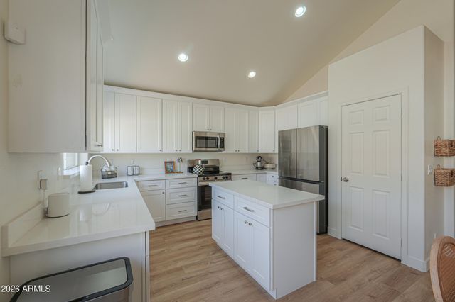 4266 E MILLBRAE Lane, Gilbert, AZ 85234