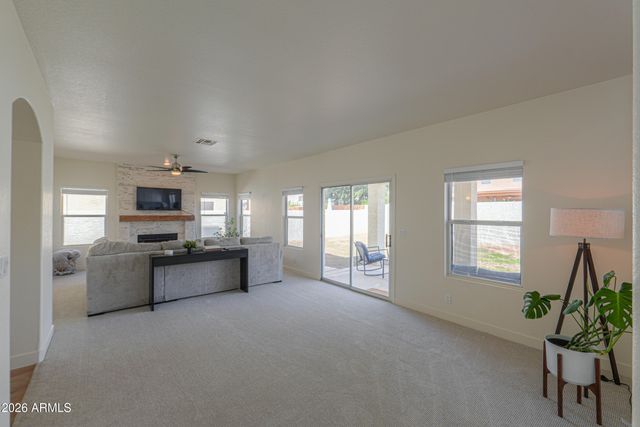 4266 E MILLBRAE Lane, Gilbert, AZ 85234