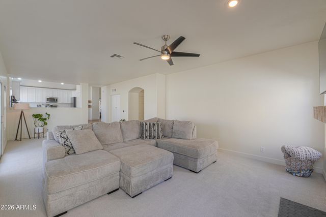 4266 E MILLBRAE Lane, Gilbert, AZ 85234